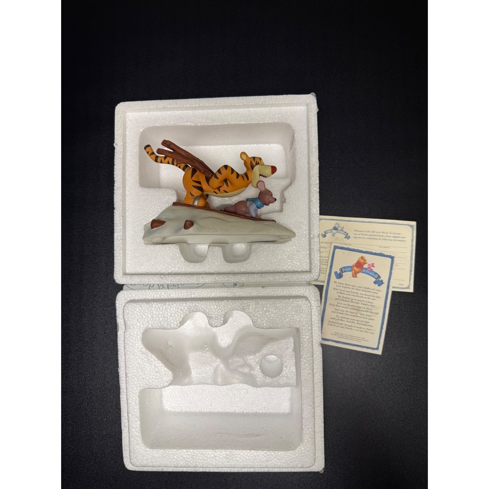 Disney Pooh & Friends Tigger Roo Figurine Look Out Snow Here We Go Boxed SJ4